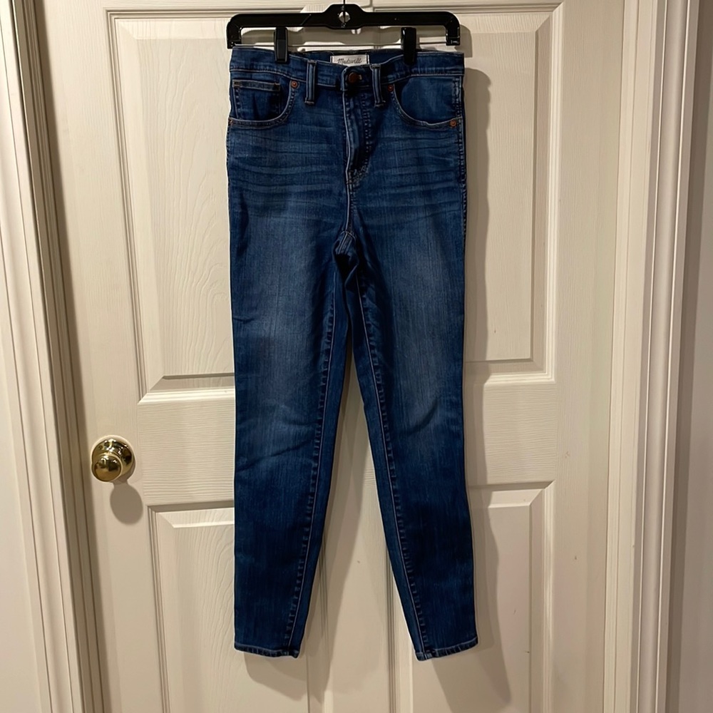 Madewell 10” high rise skinny jean.  Size 28 Tall.